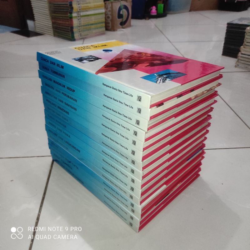Buku HAMPARAN DUNIA ILMU TIME-LIFE ada 15 JuduL