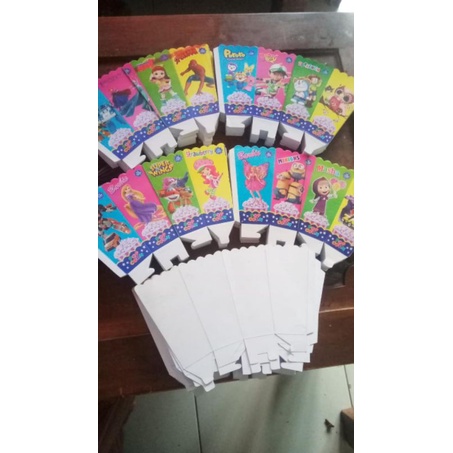 

Kertas popcorn 12x6 ivory putih