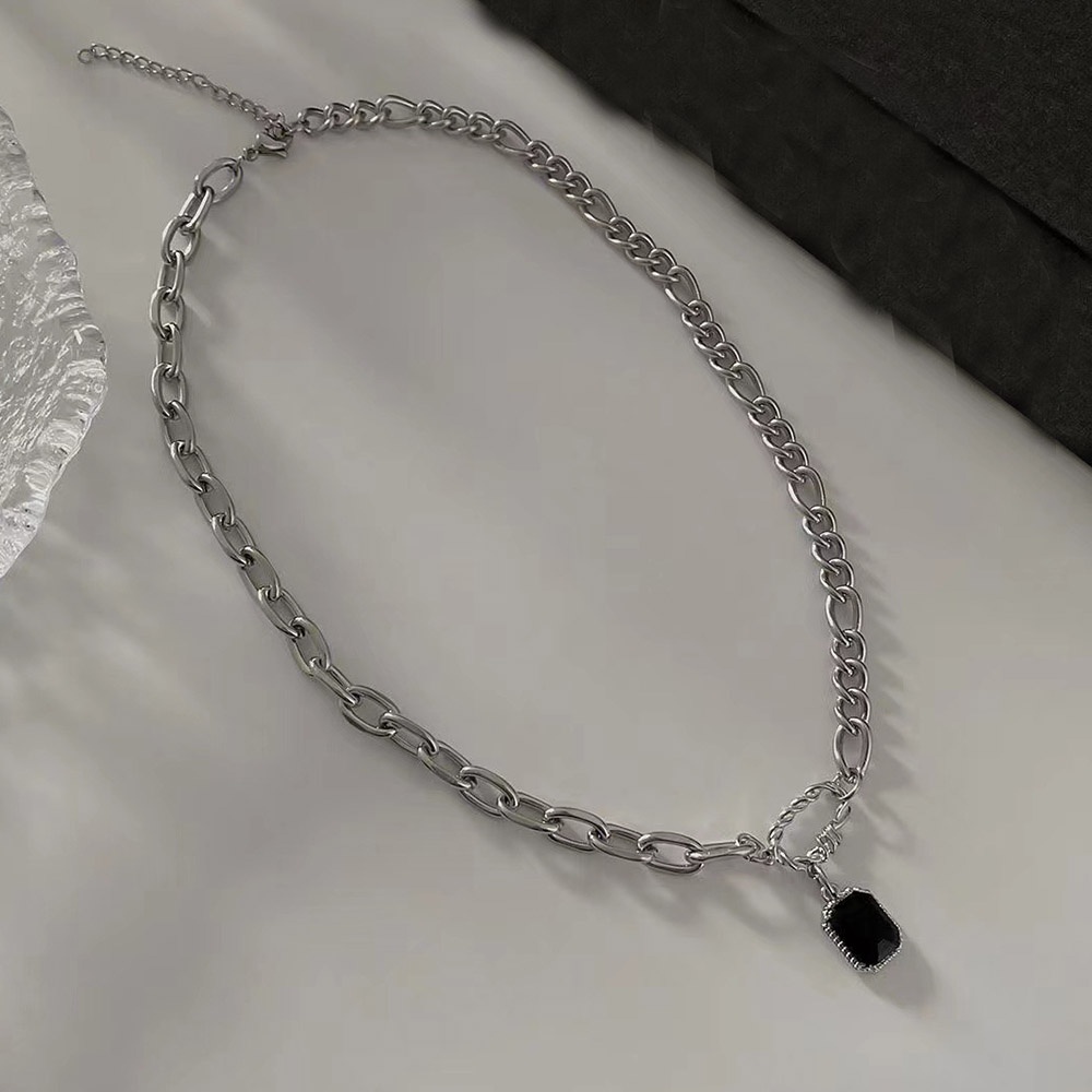Kalung Rantai Choker Liontin Persegi Geometris Warna Silver Gaya Minimalis Untuk Wanita