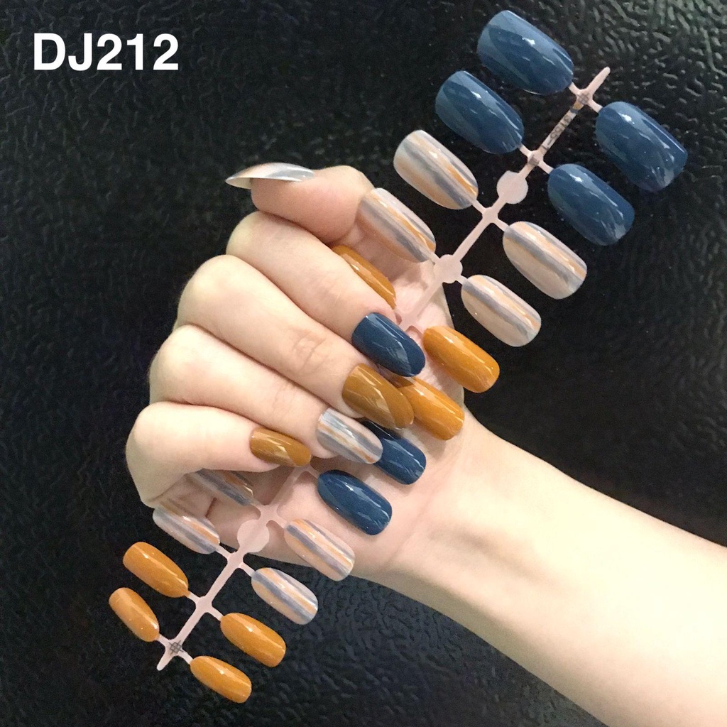 24Pcs Kuku Palsu Murah Motif DJ212 / Fake Nails Motif Gliter Glossy Nude / Nail Art Kuku Palsu