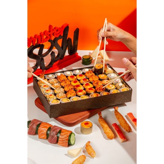 

Royal Package 48 pcs, SUSHI PLATTER/SUSHI BOX
