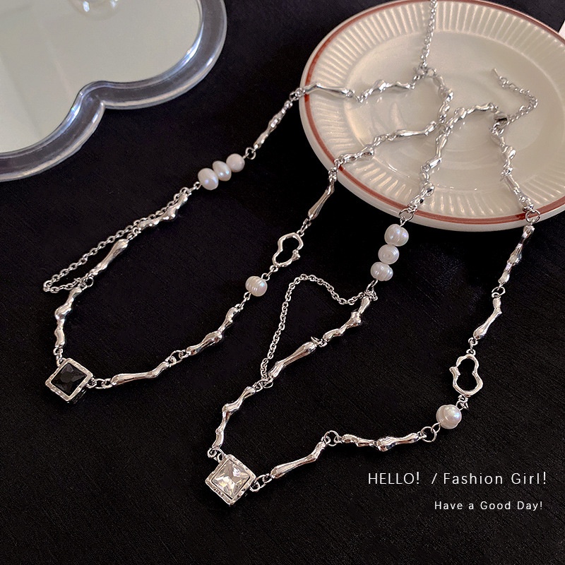 Kalung Choker Rantai Klavikula Hias Liontin Kristal Persegi Mutiara Warna Silver Gaya Korea Untuk Wanita