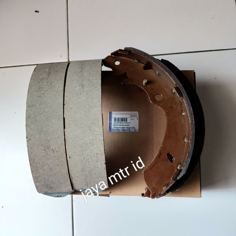 kampas rem belakang brake shoe Isuzu traga harga 1 set