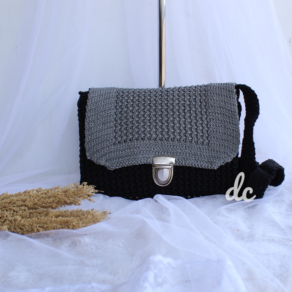Tas selempang rajut / tas rajut gesper / sling bag rajutan murah bandung