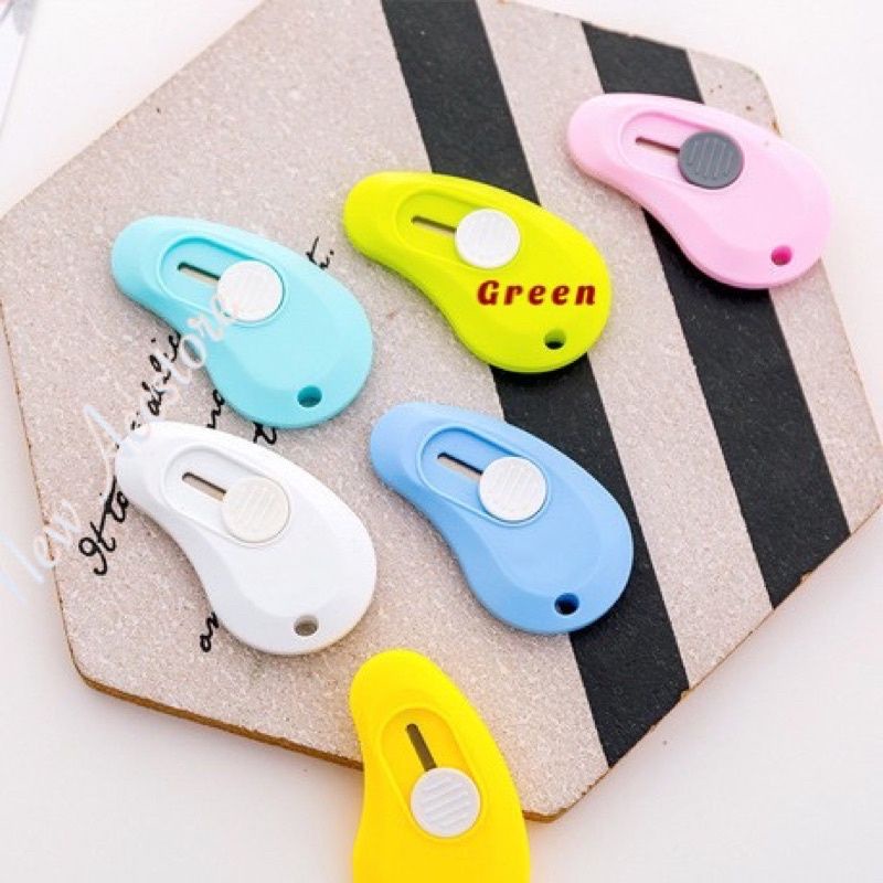 

Mini cutter cloud atau silet kecil.cutter mini lucu bentuk cocok untuk para traveller polos travel kit