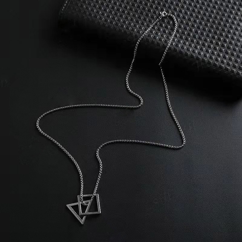 Kalung Liontin Bentuk Segitiga Persegi Geometris Disko Bahan stainless steel Gaya Hip hop Untuk Pasangan