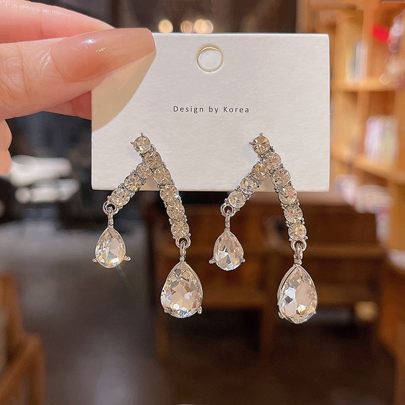 Anting Tusuk Gantung Bahan Sterling silver 925 Hias Berlian Imitasi Gaya Mewah Untuk Wanita