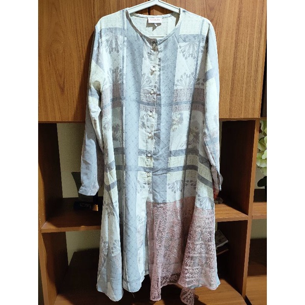 RIA MIRANDA TESIAS TUNIK