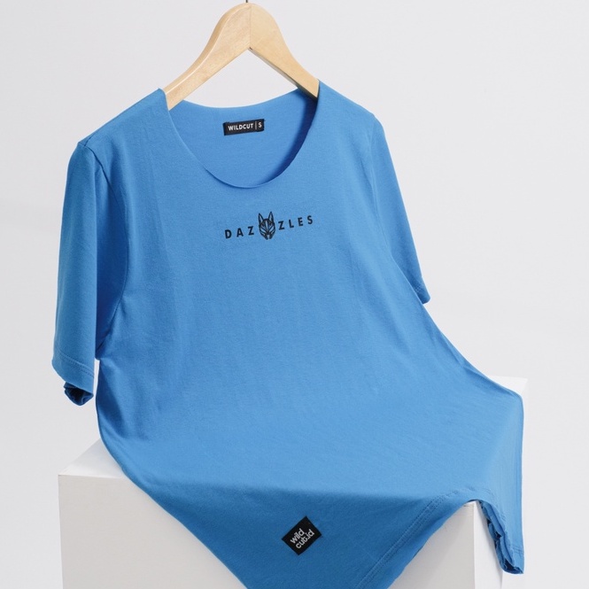 KAOS UNFINISHED PRIA DAN WANITA WILDCUT X DAZZLES - BIRU MUDA