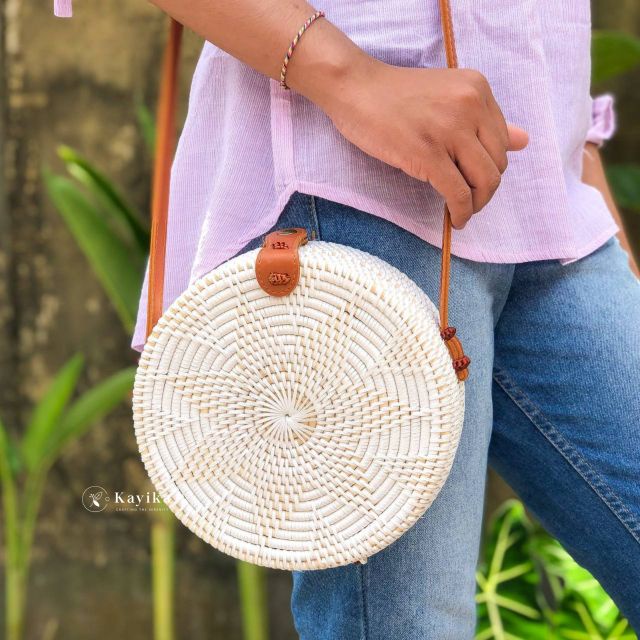 Tas Selempang Rotan Bulat Putih Motif Bunga20 cm/ Premium Rattan Sling Bag