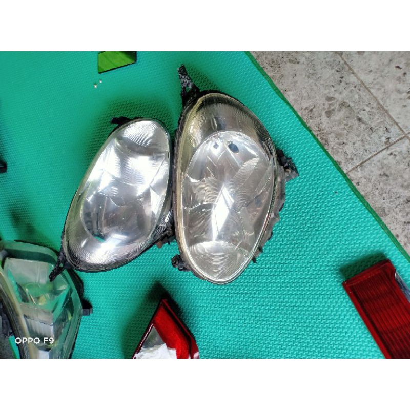 lampu depan Nissan march