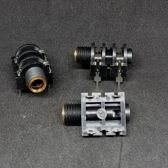 Soket Mic/Akai Kelabang Mono