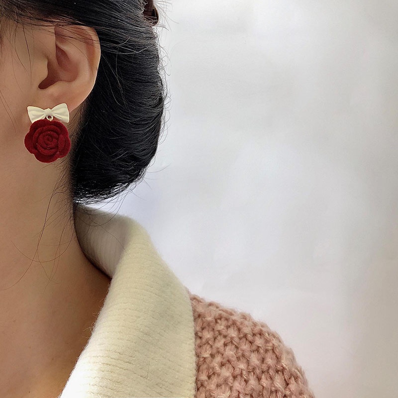 Anting Tusuk Gantung Temperament Desain Bunga Mawar Merah Gaya Musim Gugurdinginretrojepangkorea Untuk Wanita