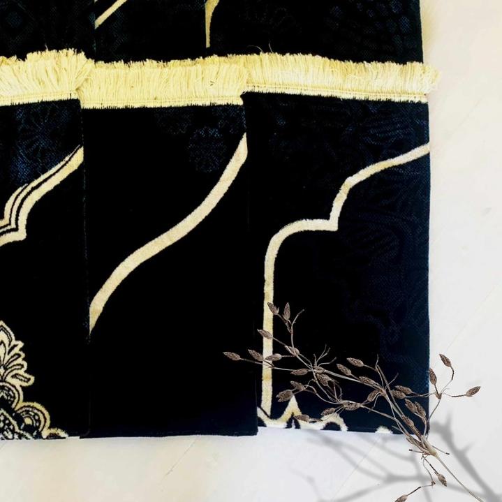 Sajadah Turki Hitam Premium,Sajadah Premium Tebal Motif Bunga