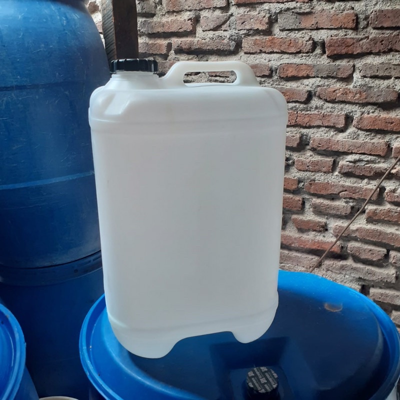Jual Jerigen Jrigen Bekas Kapasitas 25 Liter Jrigen Derigen Dirigen Shopee Indonesia 5329