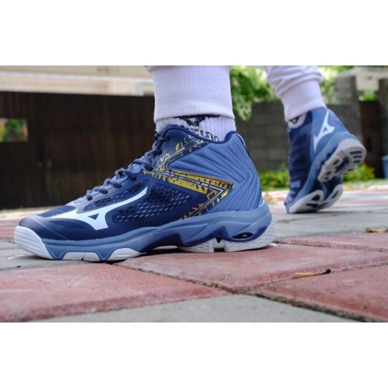 sepatu basket mizuno