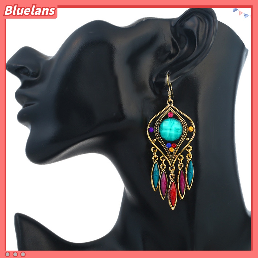 Anting Kait Gantung Panjang Desain Ukiran Hollow Bahan Resin Gaya Bohemian Untuk Wanita