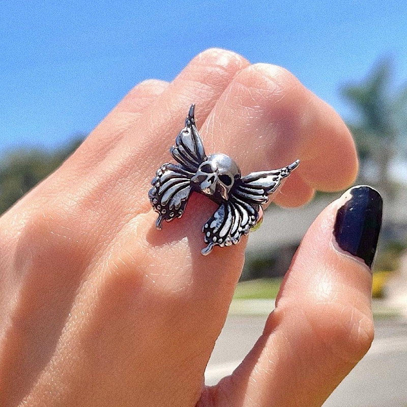 Cincin Jari Telunjuk Desain Tengkorak butterfly Gaya punk retro Eropa Amerika Untuk Pria Dan Wanita