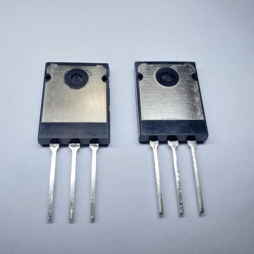 [KODE WE] Transistor TOSHIBA 2SA1943 2SC5200 A1943 C5200 JAPAN BAGUS