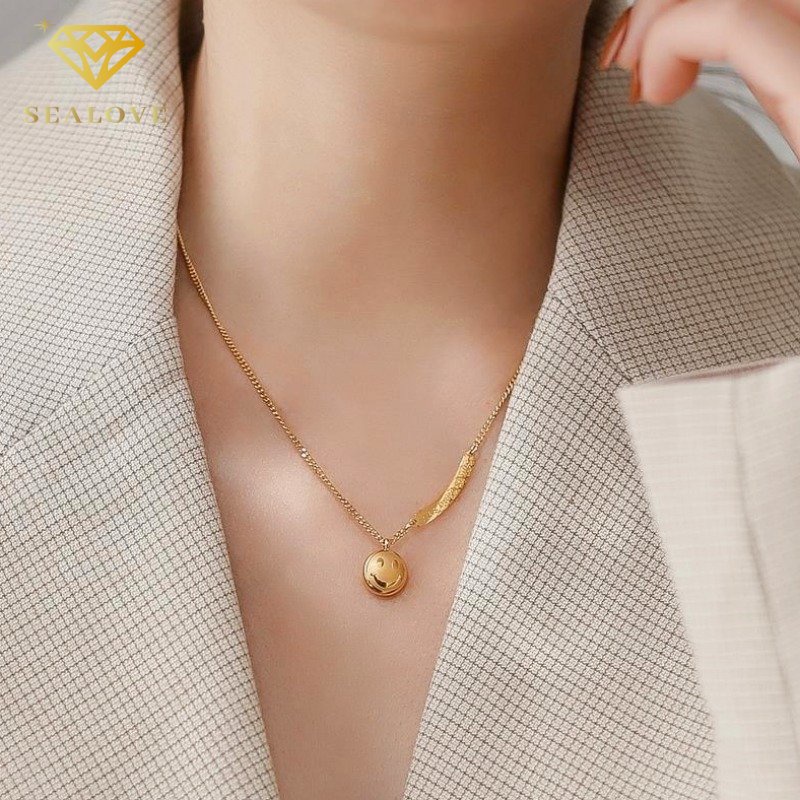 Kalung titanium wanita anti karat 18k emas Smiley liontin kalung Aksesori fashion Korea