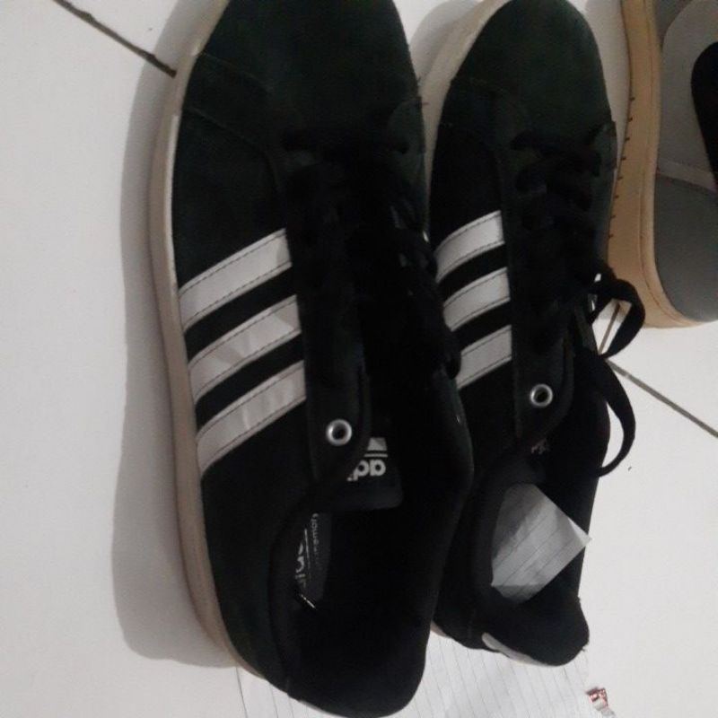 adidas hitam