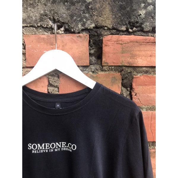 LOCAL PRIDE SOMEONE.CO “Kaos Pria Seken Ori, Size M (Panjang 69cm Lebar 50cm)