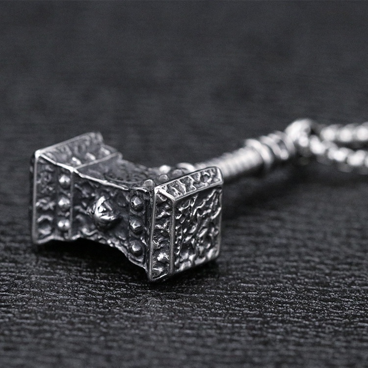 Kalung Rantai Panjang Liontin Palu Gaya Hip Hop Eropa Amerika Untuk Aksesoris sweater