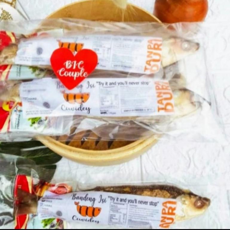 

Terlaku.. Bandeng isi ciwidey + sambal/bandeng tanpa duri couple 35
