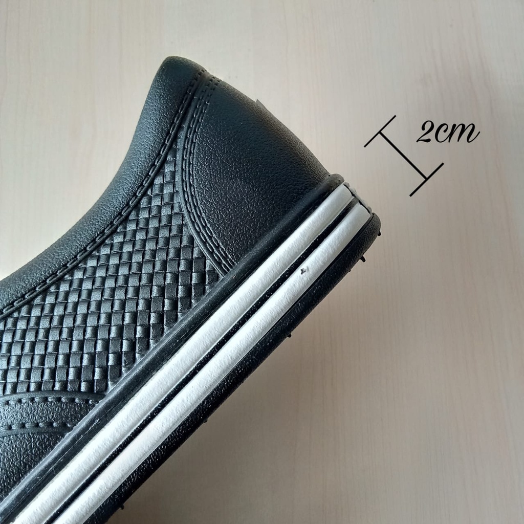 sogo NEW ERA MB 9109/MB 9108  Sepatu Pantofel Pria Full Karet Pria Dewasa Hitam Putih Anti Air SlipOn Original