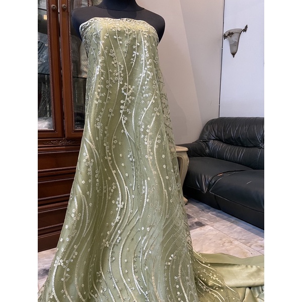 Kain Brukat Tile Premium Bahan Kebaya Bridesmaid Wisuda Lamaran New Gloria Luxury Warna Hijau Sage Green