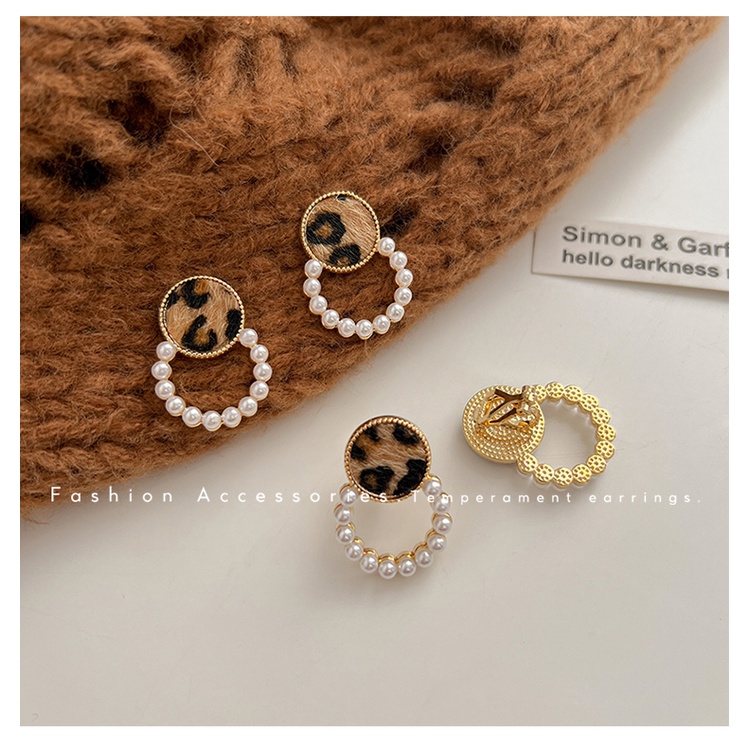 Anting Stud Bentuk Lingkaran Motif Print Leopard Aksen Mutiara Gaya Retro Perancis Untuk Wanita