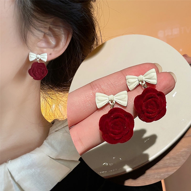 Anting Tusuk Gantung Temperament Desain Bunga Mawar Merah Gaya Musim Gugurdinginretrojepangkorea Untuk Wanita