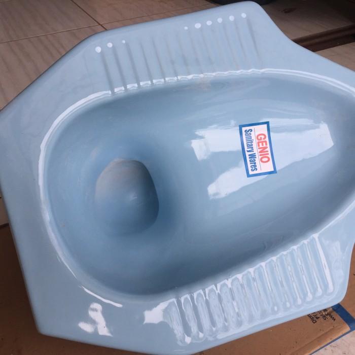 Kloset Closet Jongkok Murah Genio Leher Angsa Putih / Biru