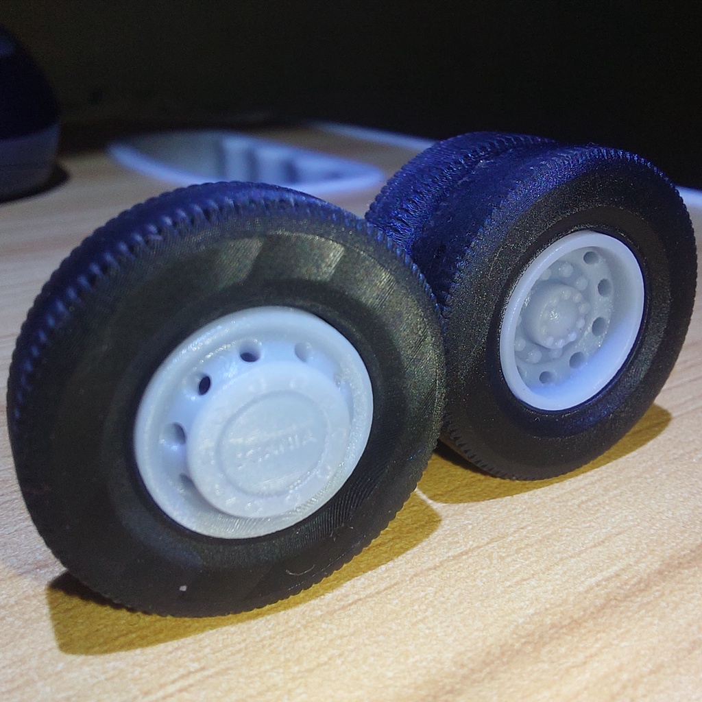 ban / roda miniatur bus Scania skala 1:50