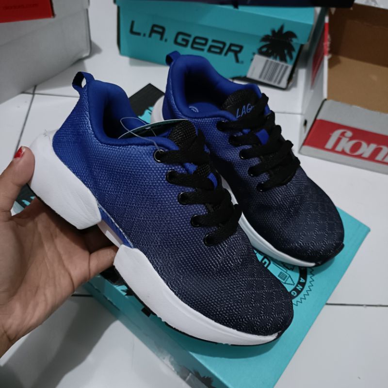 payless clearance sale LA Gear kids 32½