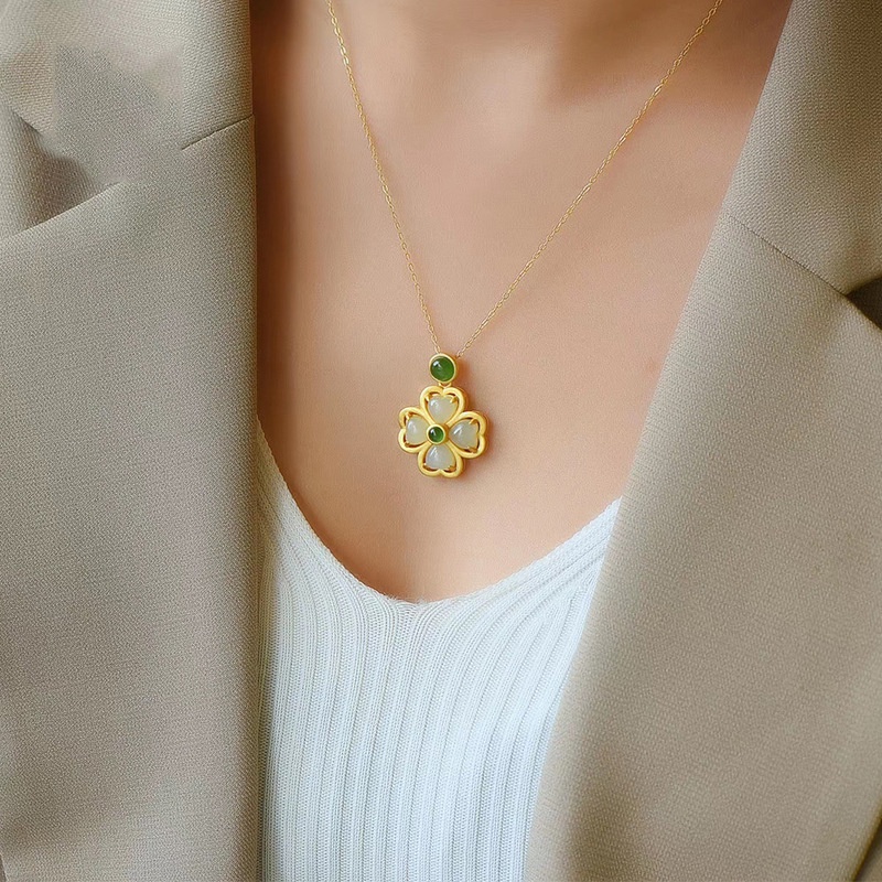 Goldkingdom Fashion Perhiasan Emas Asli Kadar 375 Bangkok Aksesoris Ready Stock Wanita Kalung Klavikula Halus Dengan Perak Bertatahkan Dan Giok Tiantian Empat Daun Semanggi Liontin