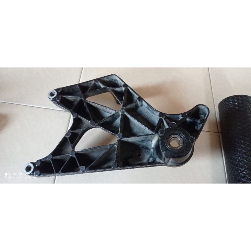 swing arm belakang Yamaha lexi ori second