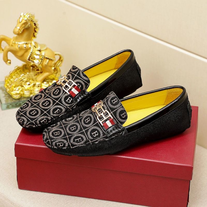 sepatu loafers / sepatu branded pria / sepatu fashion import