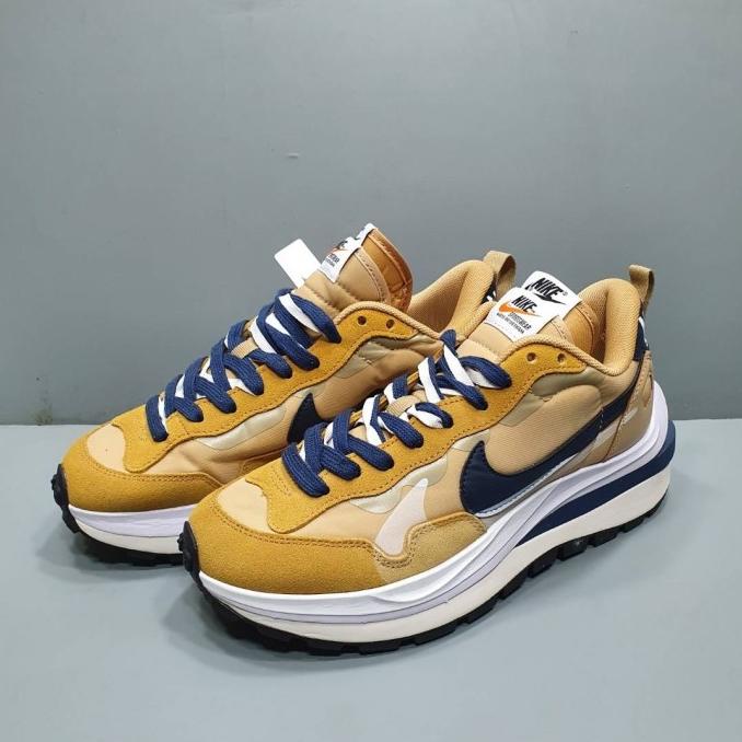 SEPATU NIKE VAPORWAFFLE SACAI SESAME BLUE VOID SEF6546EW