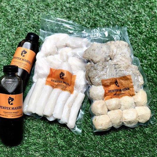 

Diskon✔️Best Deal - Pempek Ikan Tenggiri Isi 40pcs + 2 Botol Cuko|SQ7