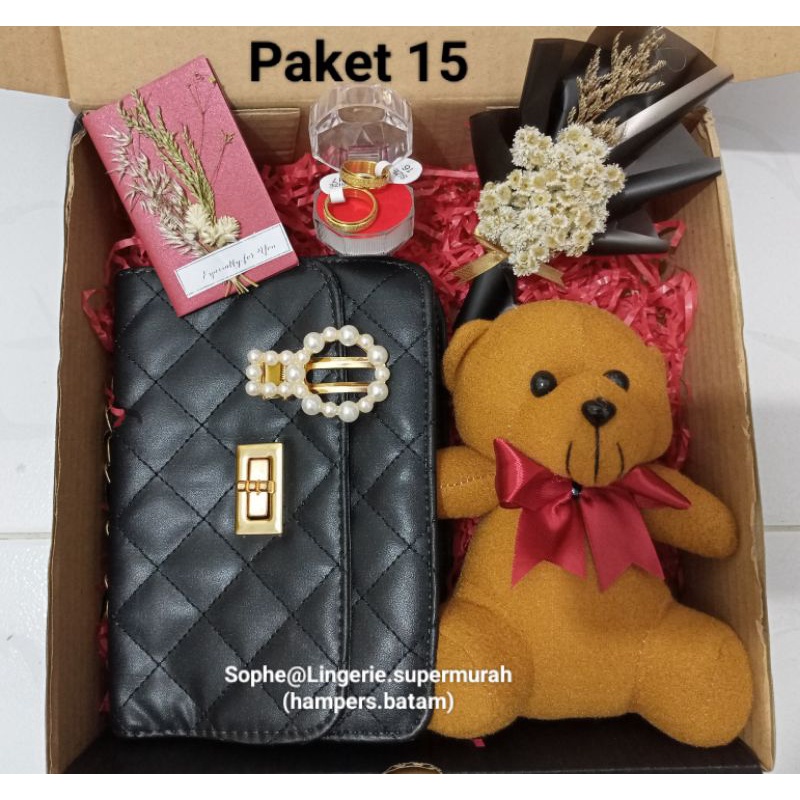 

KADO ULTAH / KADO ANNIVERSARY / HAMPERS / HADIAH / KADO KEKINIAN / KADO VALENTINE / TAS CEWE / GIFT BOX / KADO MURAH