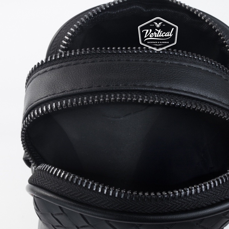 knitted Leather Black- Tas Selempang / Slingbag Mini Beyond