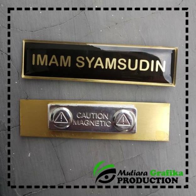 

PRODUK- NAME TAG PAPAN NAMA DADA KUNINGAN STAINLES 2X8 CM RESIN MAGNET .