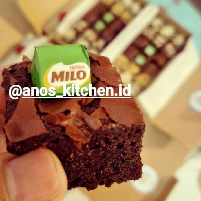 

EXCLUSIVE!Brownies Fudgy Dark Cokelat Skat (Isi 25 pcs) Khusus Buat Penggila Cokelat Sejati|KD7