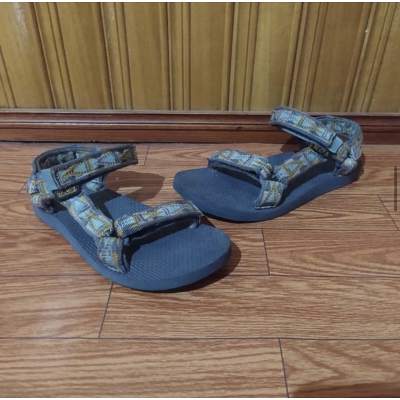 Sandal teva