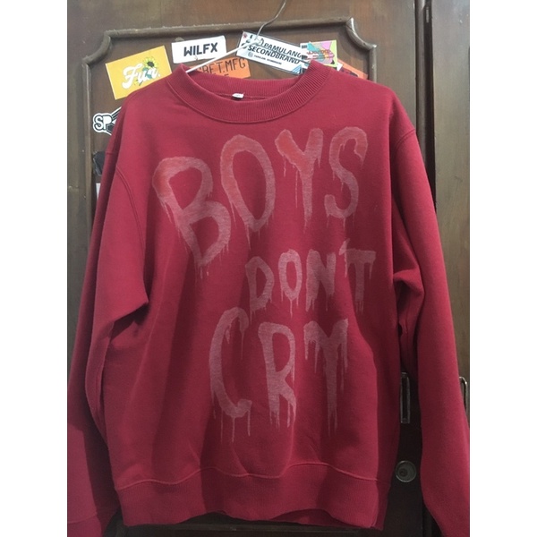 CREWNECK UNIQLO MAROON CUSTOM “BOYS DON’T CRY”