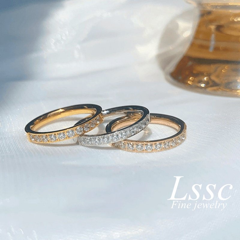 Cincin Titanium Wanita Berlian Emas 18K Cantik Anti Karat CNC Korea Perhiasan Aksesoris