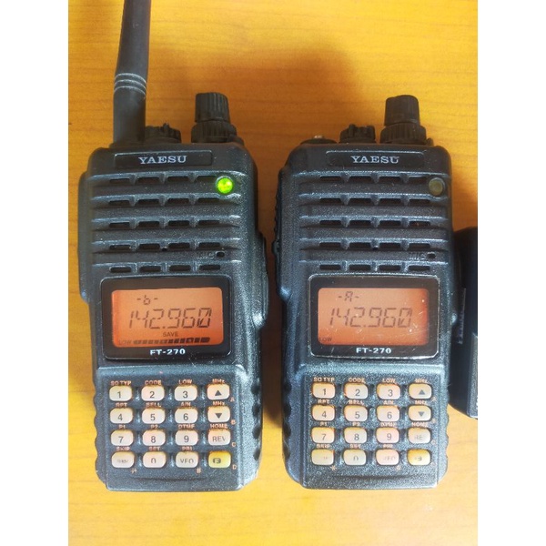 HT YAESU FT270 VHF HARGA BORNGAN DUA UNIT 1200K