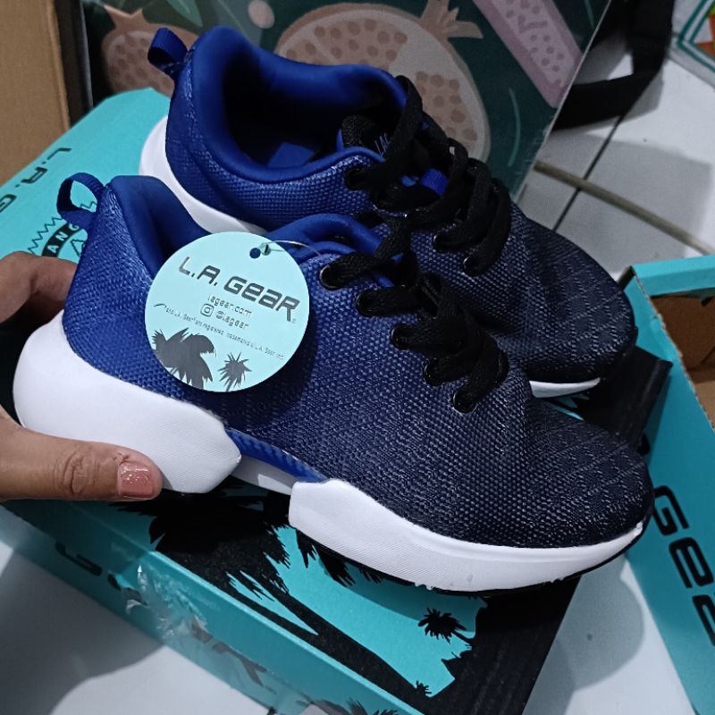 payless big sale LA Gear kids 32½ 33½