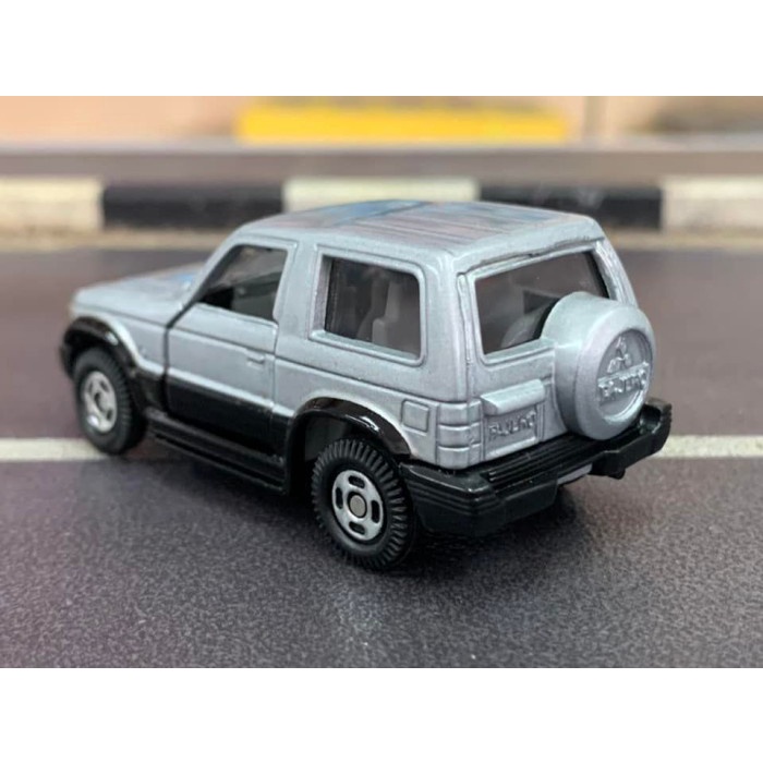 Tomica Dream Energy 30th Anniversary Mitsubishi Pajero Metal Top